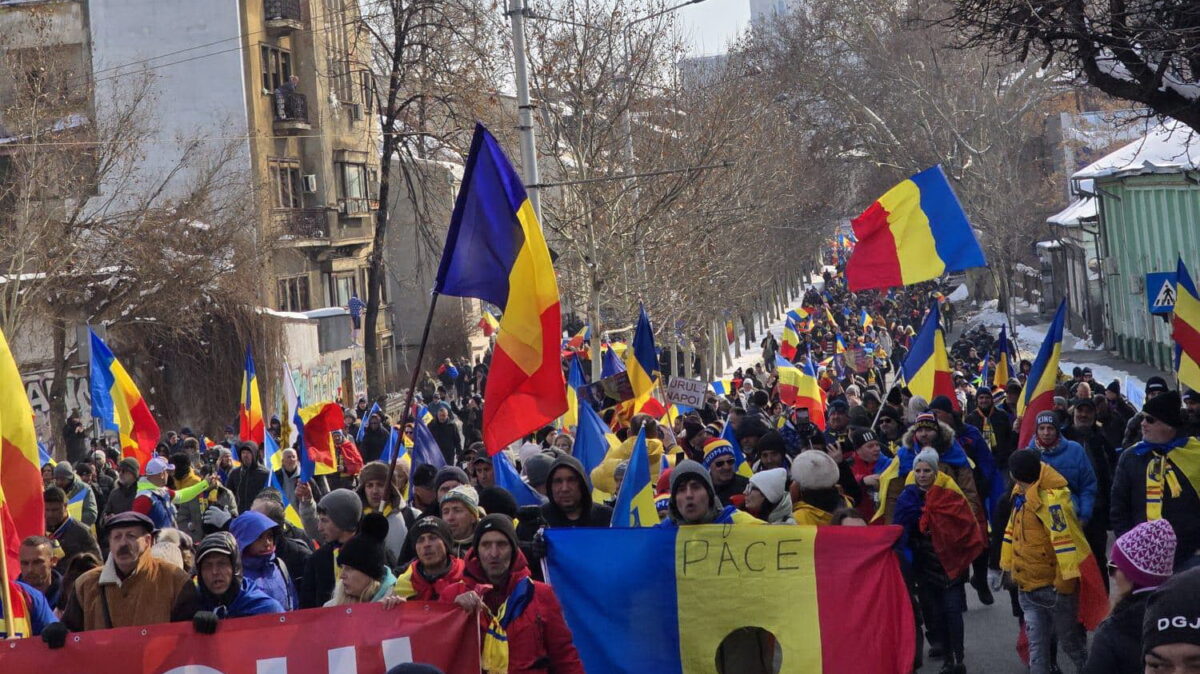 Sondaj Avangarde: Aproape 30% dintre români îl văd pe Ion Antonescu ca erou, 35% îl consideră criminal de război