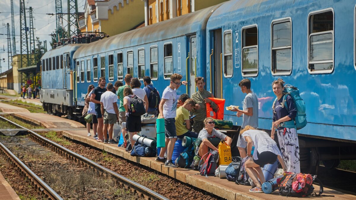 Bilete de tren cu 90% reducere. Cine beneficiază de ele din 5 martie prin aplicația CFR Călători