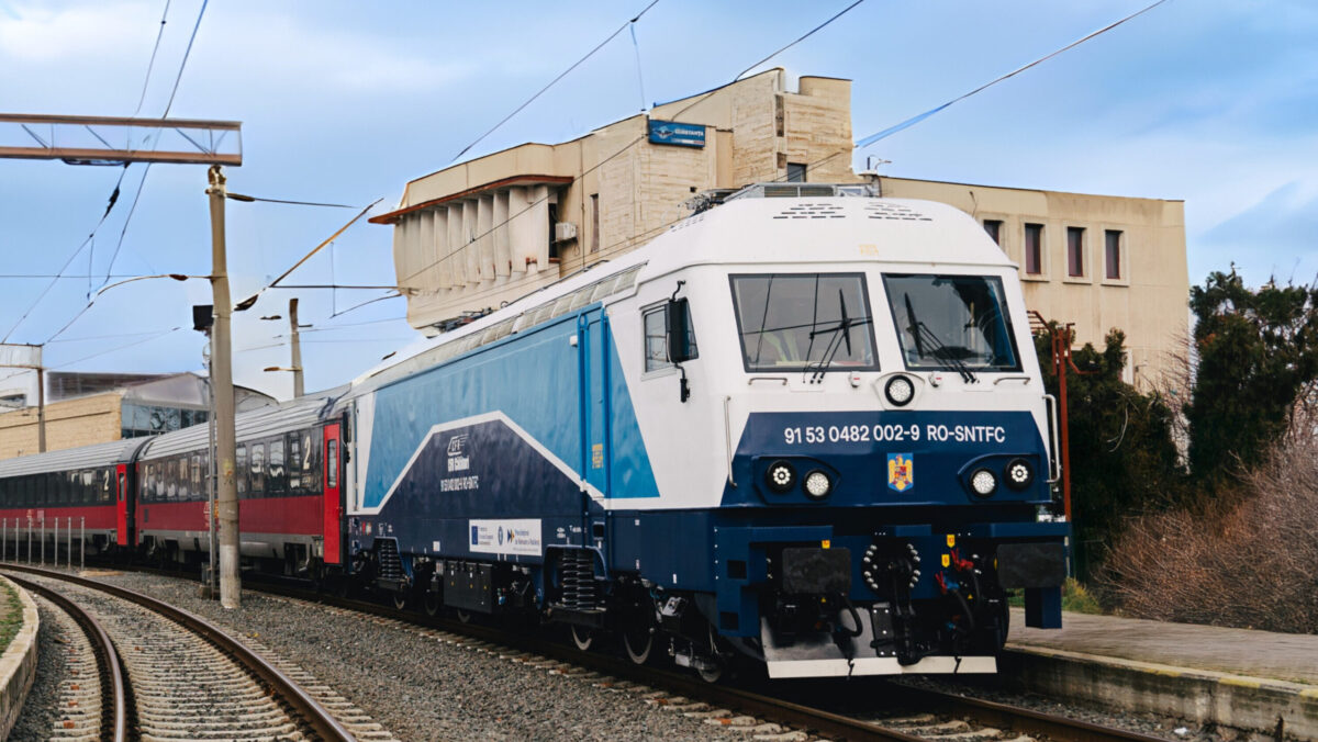 RELOC Craiova a finalizat certificarea primei locomotive electrice de 6000 kW din România