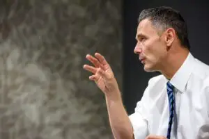 Creditarea ar putea crește cu 4-5% în 2027. Sergiu Manea, BCR: Impozitul pe cifra de afaceri ar putea fi eliminat