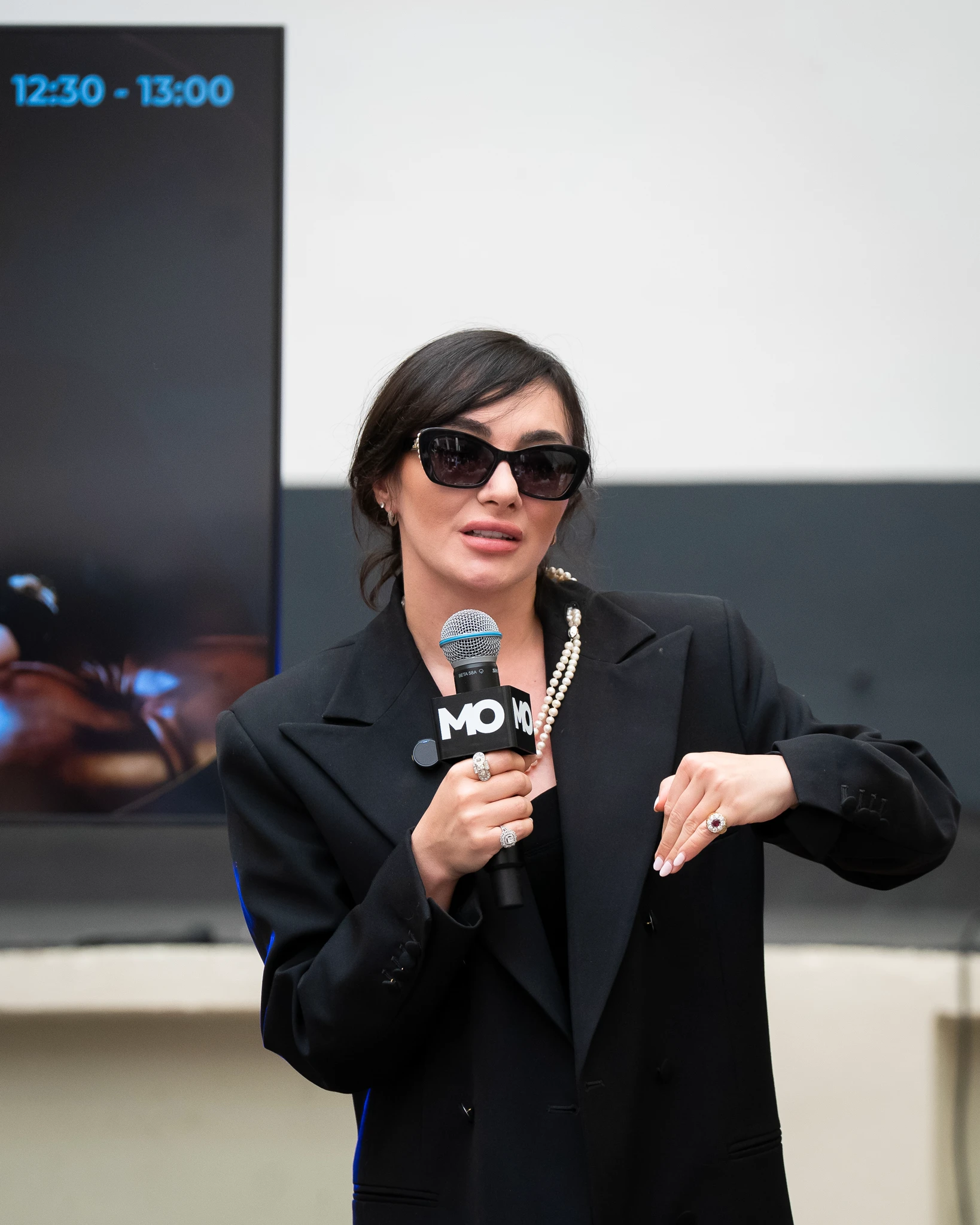 Ana Morodan este fondatoarea VirtuWell, o platformă dedicată bunăstării mentale și sociale, cu accent pe ceea ce se întâmplă în mediul online. (sursă foto: FOMO)