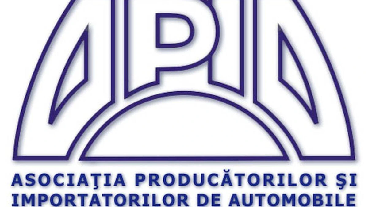 Românii încep să evite mașinile noi. Cât de mult au scăzut înmatriculările în aprilie 2025
