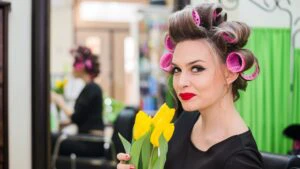 Bigudiurile se întorc la modă! Cum să le folosești în 2025