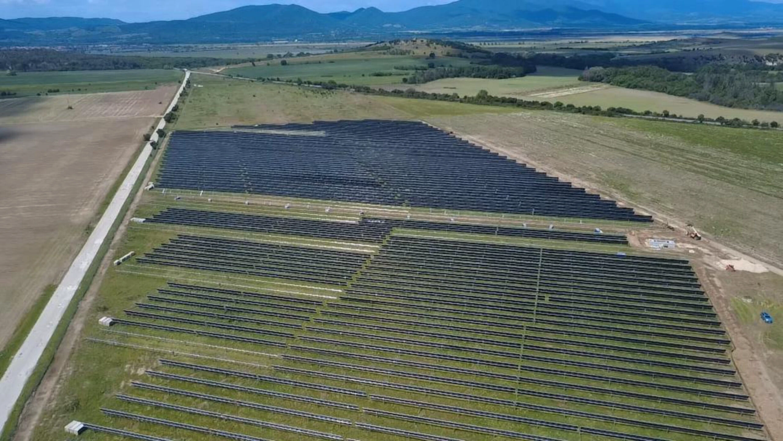Grupul PPC își extinde portofoliul verde cu un parc fotovoltaic de 88 MW în Bulgaria (2)