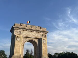 Cine s-a trezit cu pulbere de aur în ochi? (sursă foto: arhiva companiei)