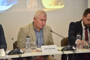 Florin Claudiu Roman, deputat PNL de Alba și fost ministru al Cercetării, Inovării și Digitalizării (în Guvernul Nicolae Ciucă, între 25 noiembrie și 15 decembrie 2021), ocupă în prezent funcția de președinte al Comisiei pentru administrație publică și amenajarea teritoriului din Camera Deputaților. (sursă foto: arhivă Capital)