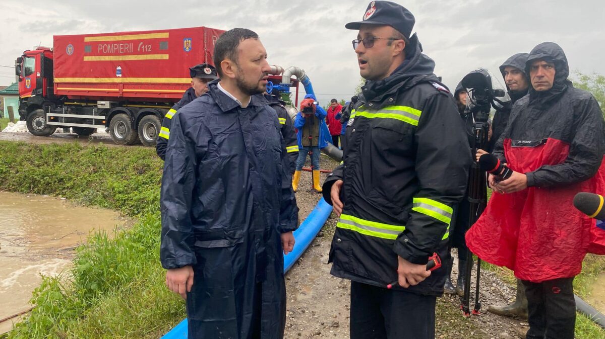 Mircea Fechet: Evacuare controlată a apei de la barajul Săcele. Circulația ar putea fi întreruptă temporar pe DN1A