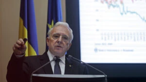 Mugur Isărescu