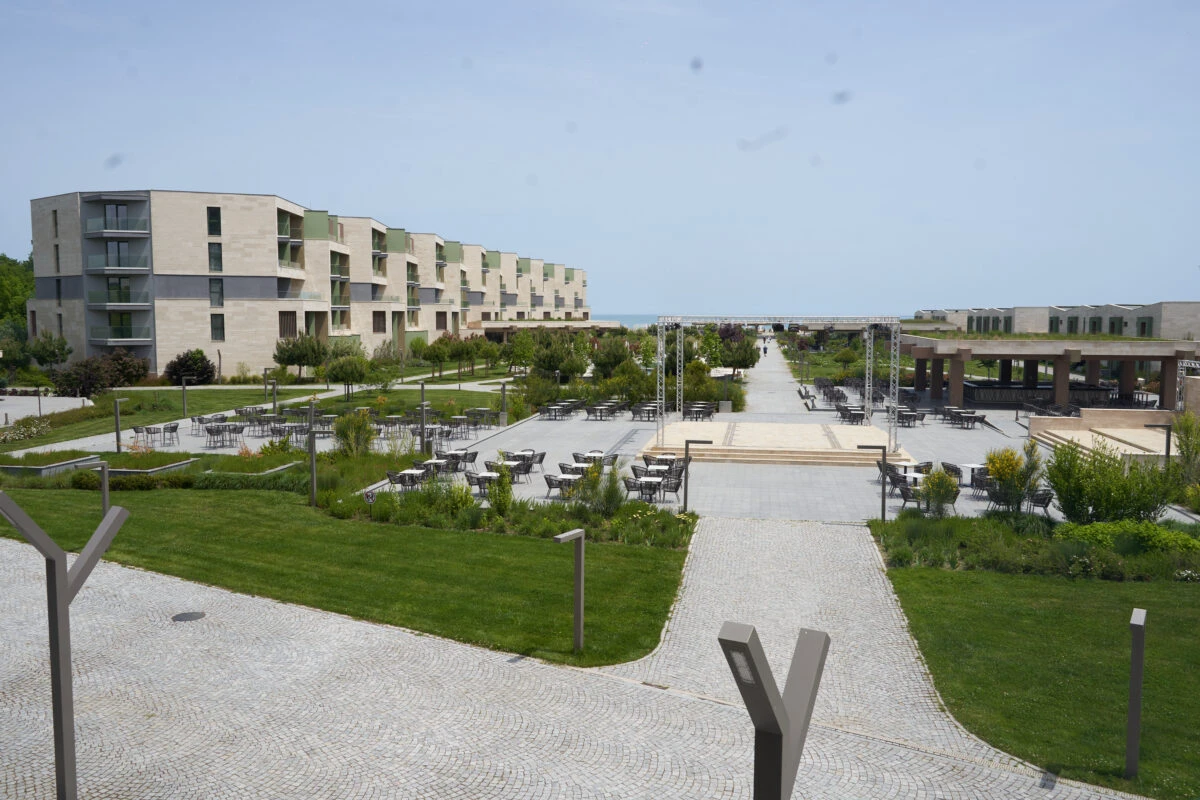 Pe litoralul bulgăresc a învins piaţa de lux şi „ultra all inclusive”. Vârf de lance, Reina del Mar