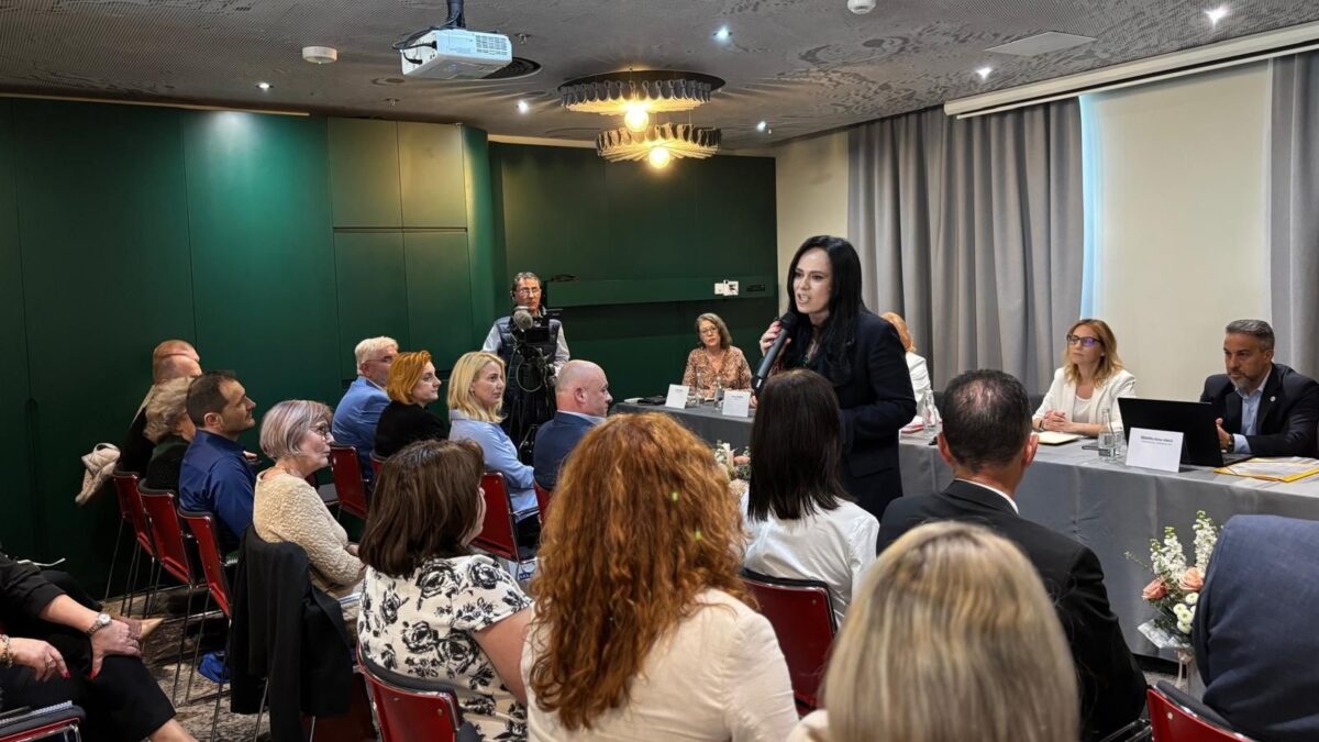 Simona Bucura-Oprescu, mesaj către angajații din minister: Suntem aici pentru oameni, în fiecare etapă a vieții lor