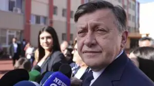 Greșeala făcută de Nicușor Dan la începutul crizei politice. Crin Antonescu îl critică puternic: AUR nici măcar nu poate fi blamat