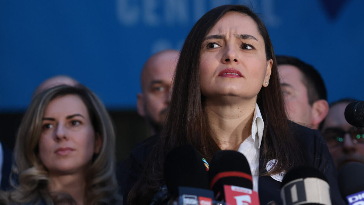 Acuzații grave lansate de Anamaria Gavrilă: Angajați, obligați să voteze cu Nicușor Dan și să trimită selfie-uri