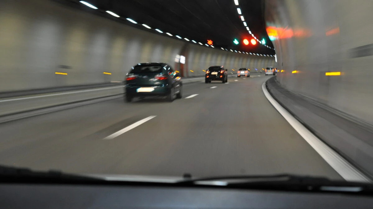 masini soferi trafic tunel