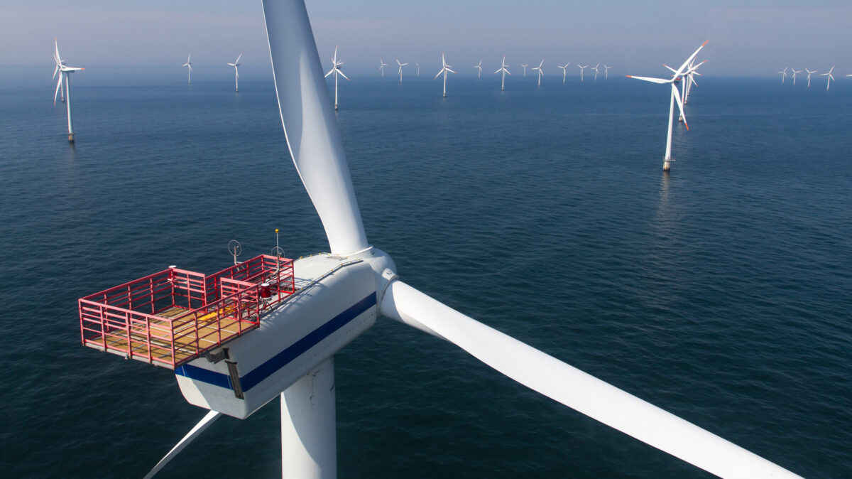 Parcuri eoliene offshore în Marea Neagră. România își deschide noua frontieră în energie regenerabilă