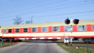 trecere cale ferata tren bariera