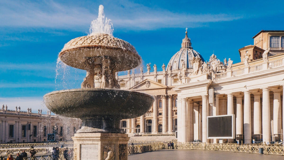 Se alege noul papă. Conclavul papal are deja un favorit. Cine este Pietro Parolin