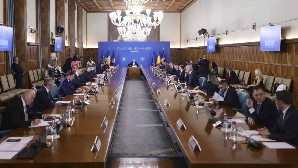 Guvernul Bolojan își începe mandatul cu două decizii-cheie: domeniile pentru ordonanțe simple și noua arhitectură executivă