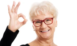pensionari, pensionara fericita