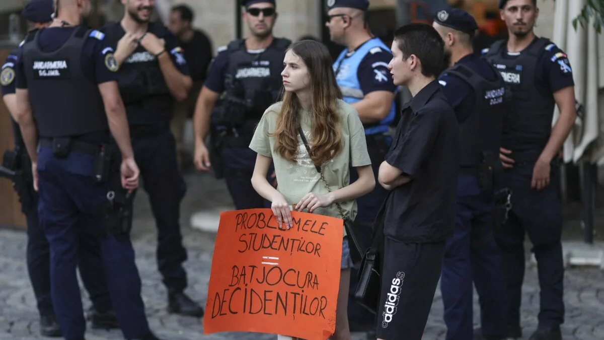 ANOSR anunţă proteste masive la nivel naţional. Studenţii, nemulţumiţi de austeritatea din educaţie