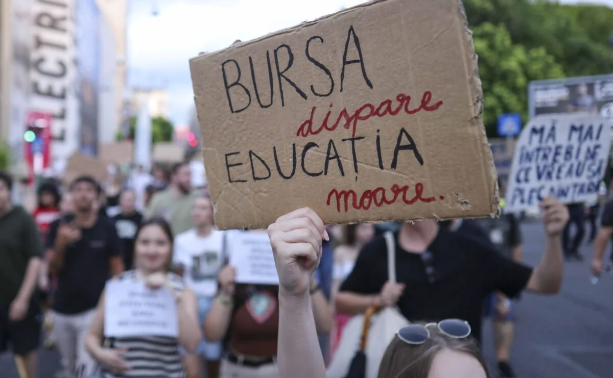 Studenții anunță proteste naționale pe 29 septembrie împotriva austerității din educație. ANOSR: Neglijenţa cu care au fost trataţi studenţii