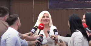 Elena Udrea la iesirea din inchisoare