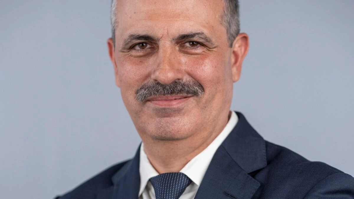 Piața românească de fuziuni și achiziții a înregistrat în prima jumătate a anului 2025 un număr total de 122 tranzacții
