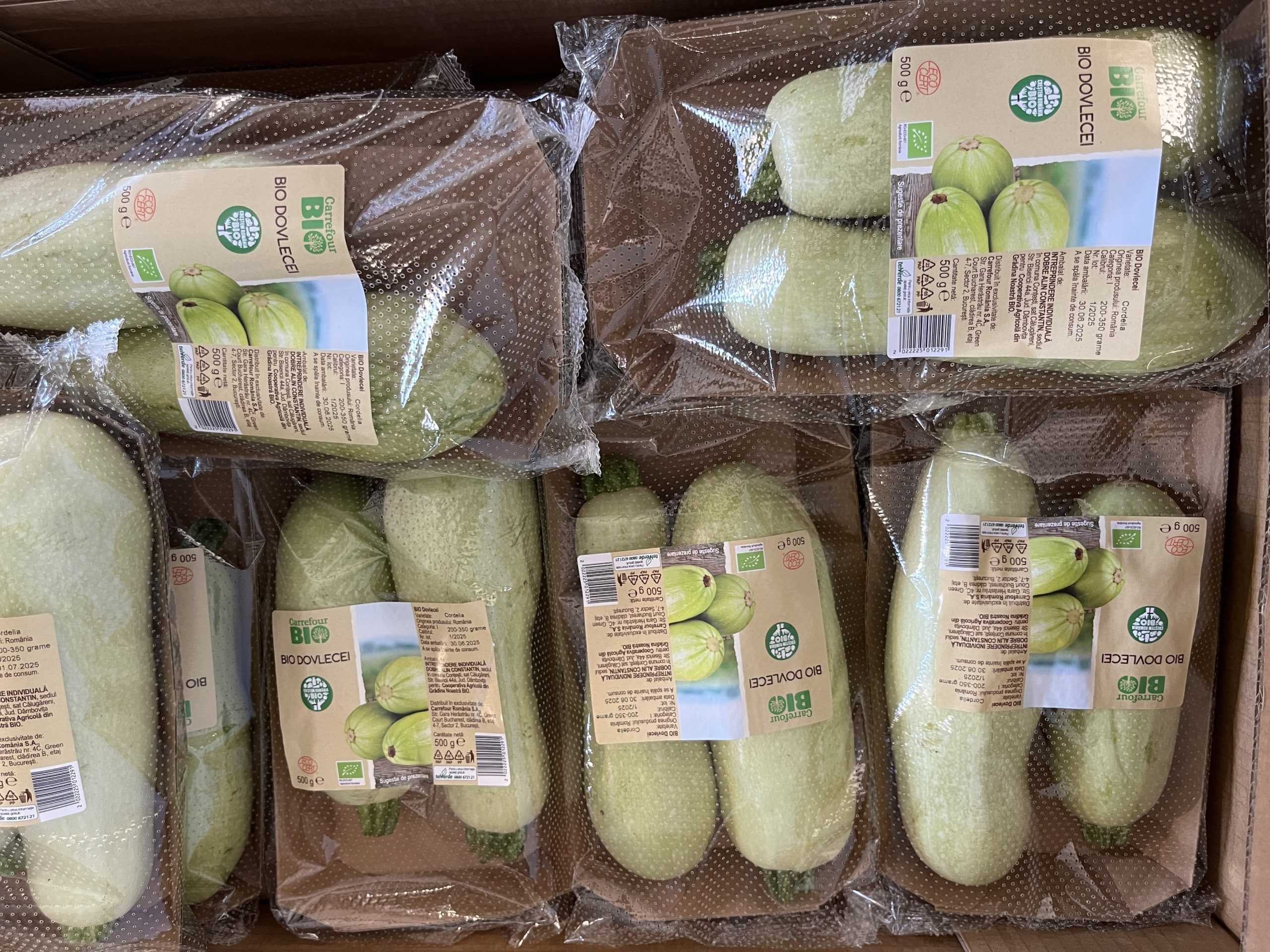 Carrefour România este primul retail din țara noastră care a sprijină lansarea unei cooperative agricole bio dezvoltată de producători locali prin programul „Grădina Noastră”. (sursă foto - arhiva companiei)