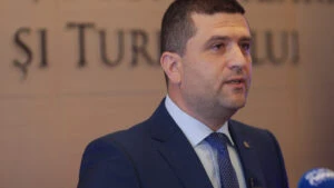 Radu Miruță