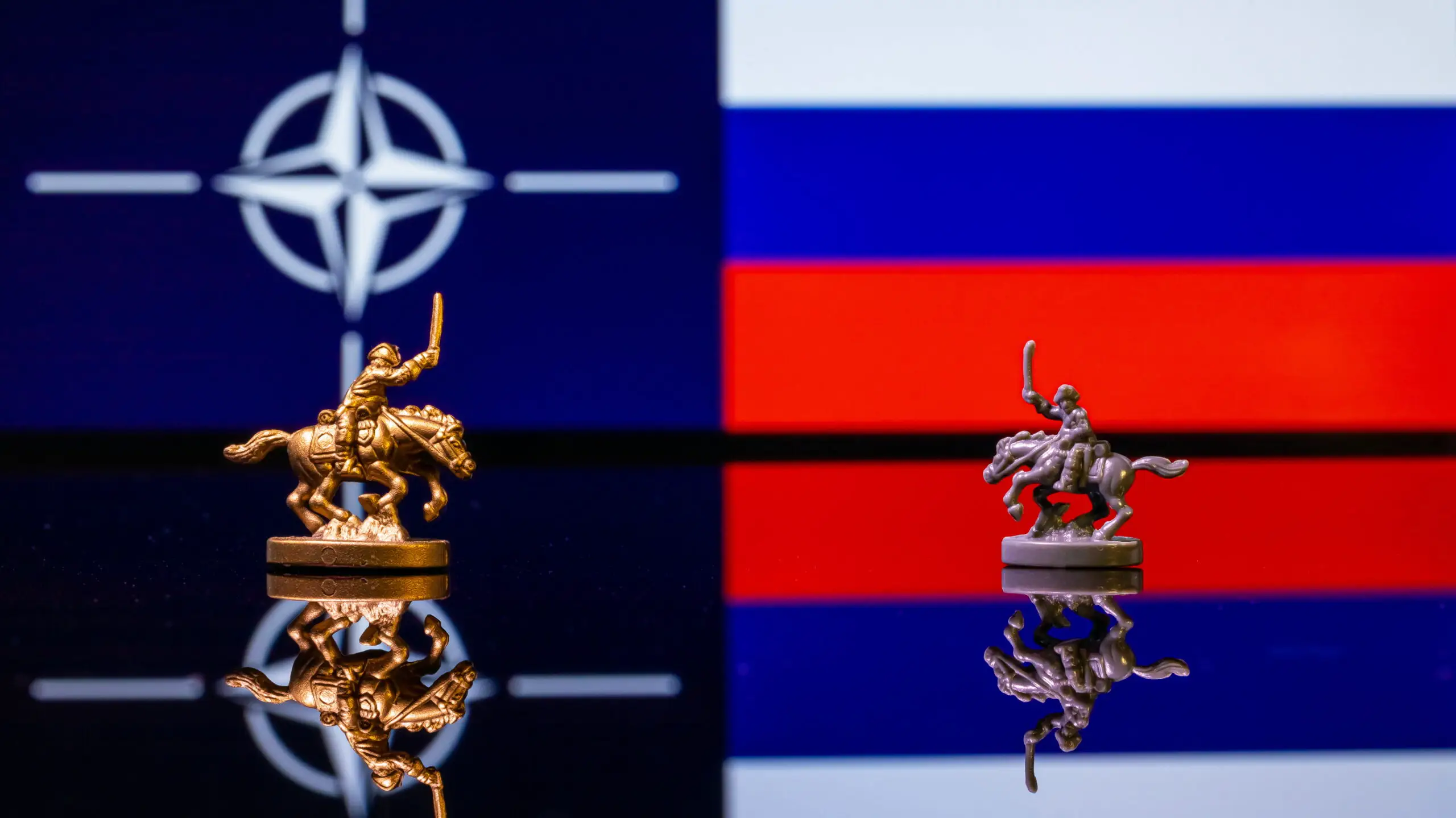 Rusia NATO steaguri