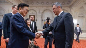 Woo Won-shik, Sorin Grindeanu