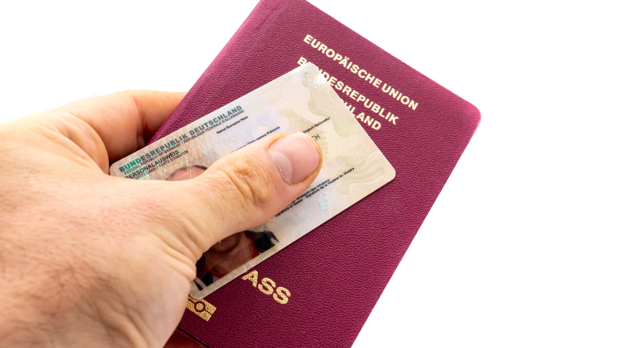 Reguli noi pentru buletin și pașaport din 1 august! Fotografia trebuie să fie depusă în format digital