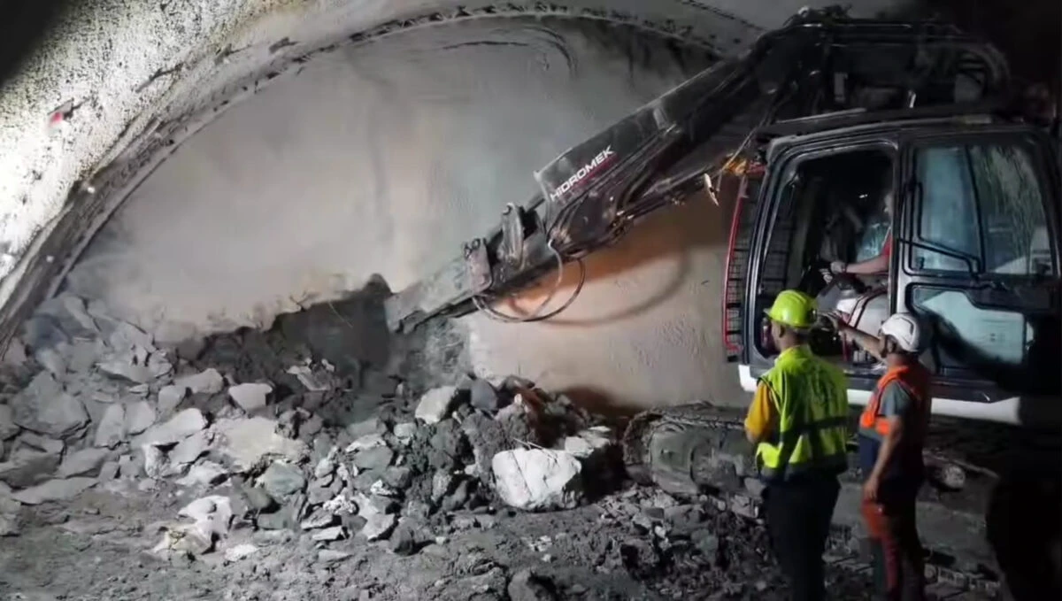 Tunel finalizat pe A1: Construcția autostrăzii intră într-o nouă etapă! Ciprian Șerban: „Autostrada A1 se apropie de Vest”