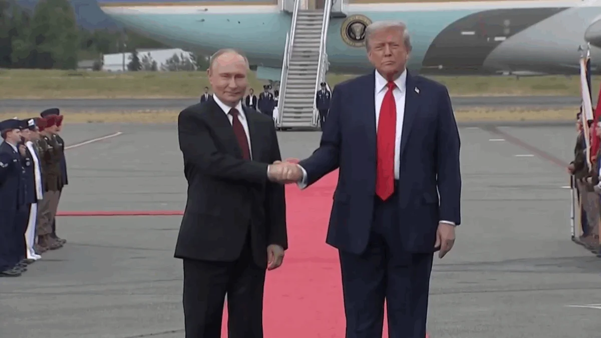 Trump și Putin s-au întâlnit în Alaska. Gestul surpriză făcut de președintele SUA (VIDEO). Condițiile puse de Ucraina pentru un acord