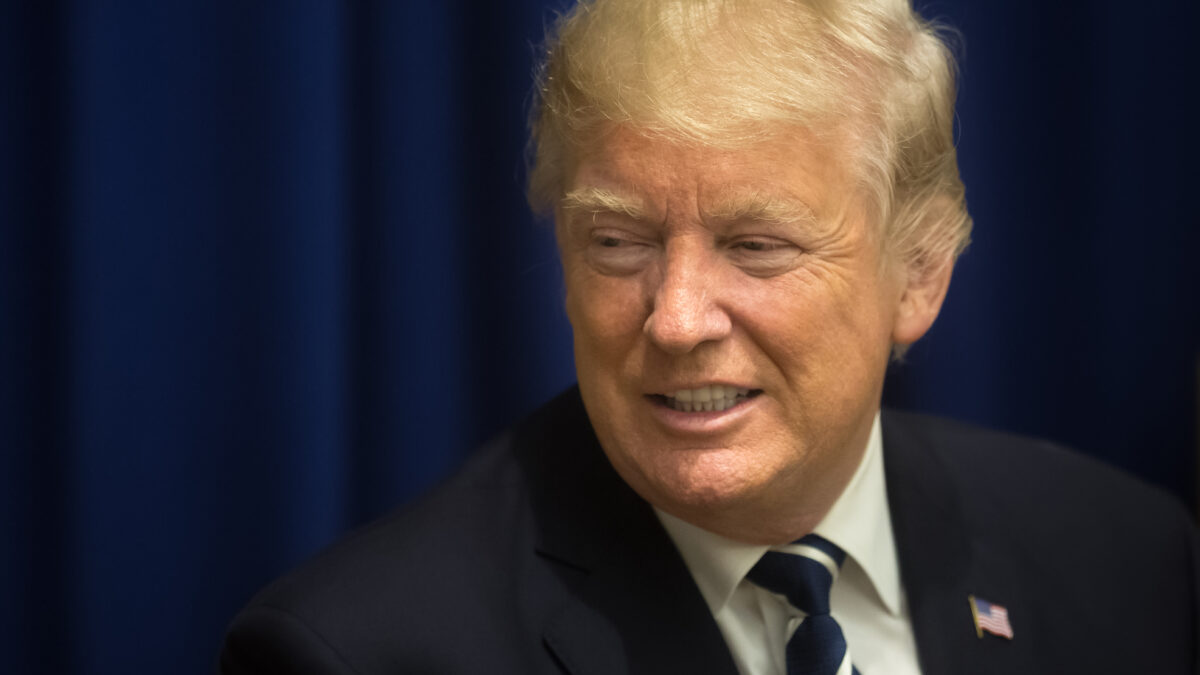 SUA pun taxe mari pe importuri din zeci de țări. Donald Trump continuă presiunile comerciale