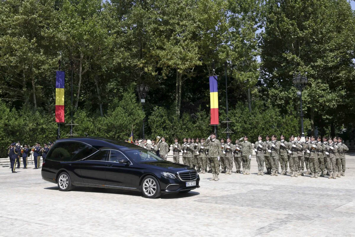 UPDATE Ion Iliescu, condus pe ultimul drum, într-o ceremonie solemnă cu onoruri militare. Programul ceremoniilor