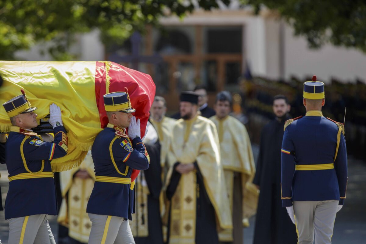 FUNERALII ILIESCU ZIUA 2 CIMITIR 02 INQUAM Photos Bogdan Buda