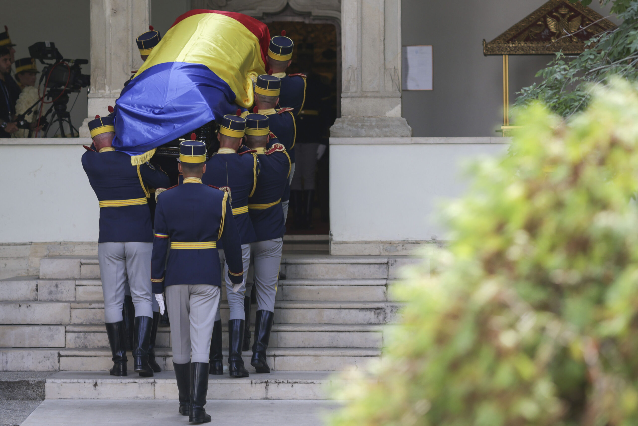 FUNERALII ILIESCU ZIUA 207 INQUAM Photos George Calin