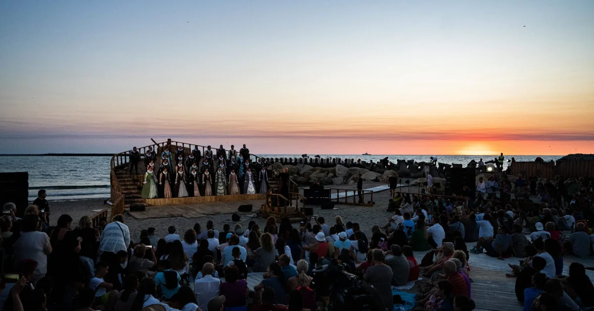 Minivacanța de Sfânta Maria la malul mării. Ce atracții pot găsi turiștii în Mamaia și Constanța