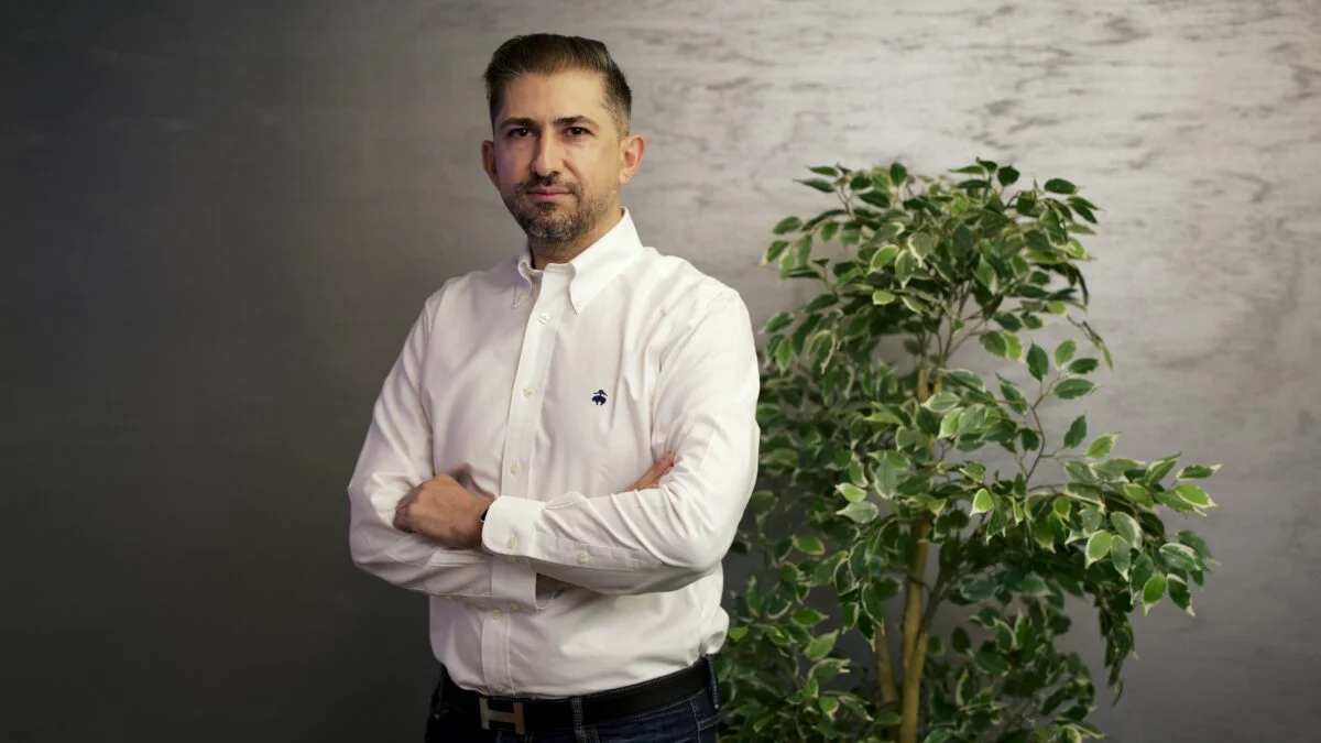Povestea lui Adrian Chiruță, un antreprenor care a început în liceu, iar acum este lider de piață
