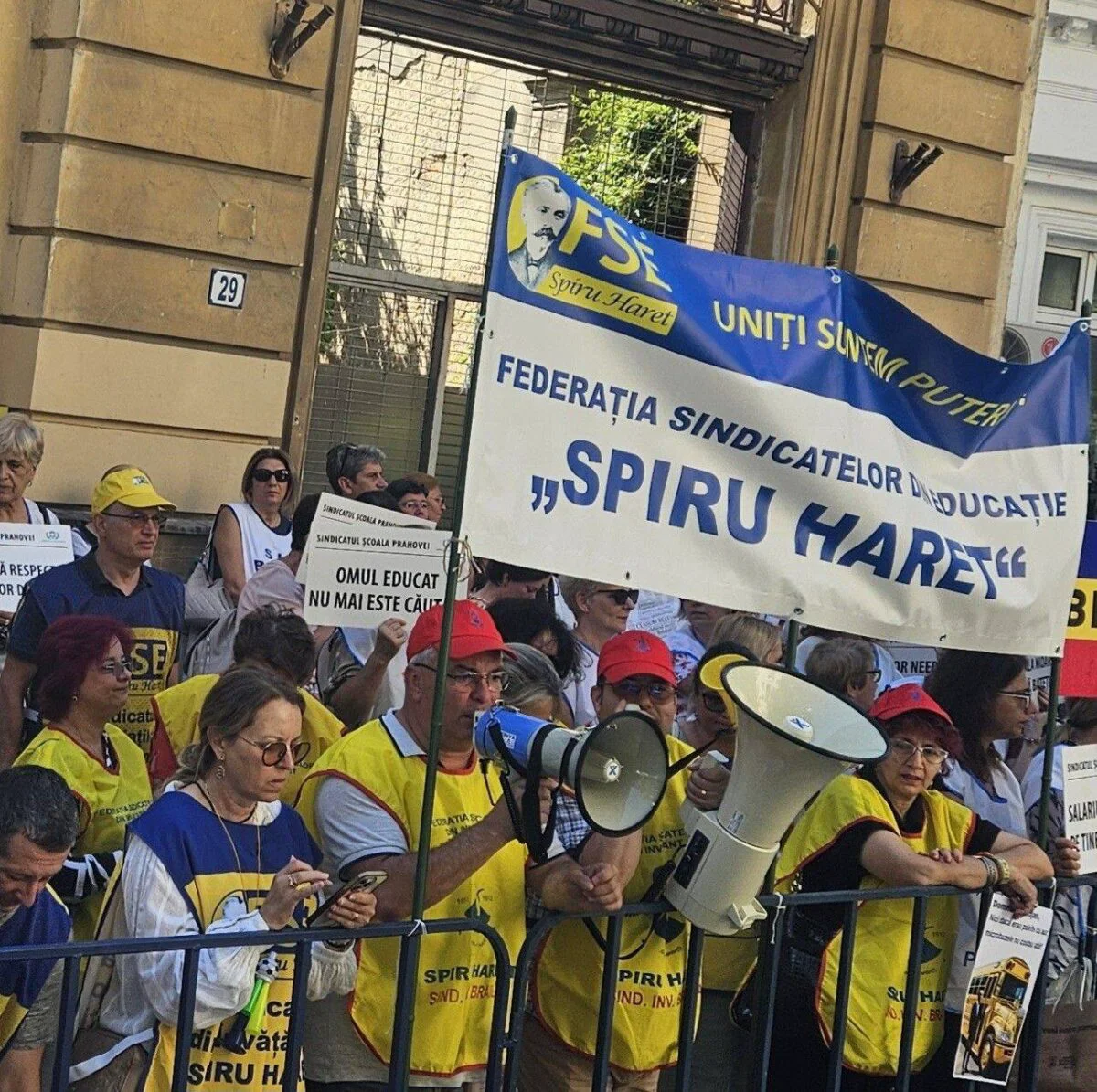 cadre didactice, proteste 25.08
