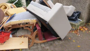 deșeuri voluminoase, deșeuri, mobilă, scaune
