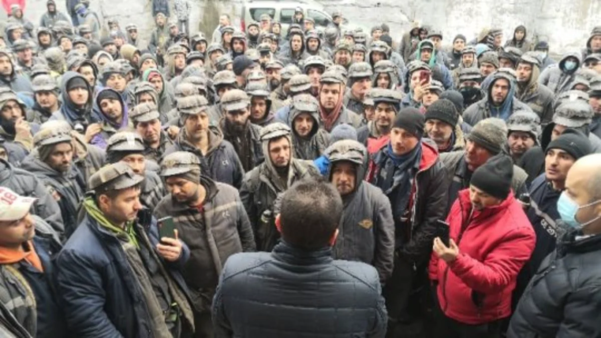 Minerii din Valea Jiului protestează în subteran. Tensiunile cresc din cauza salariilor întârziate