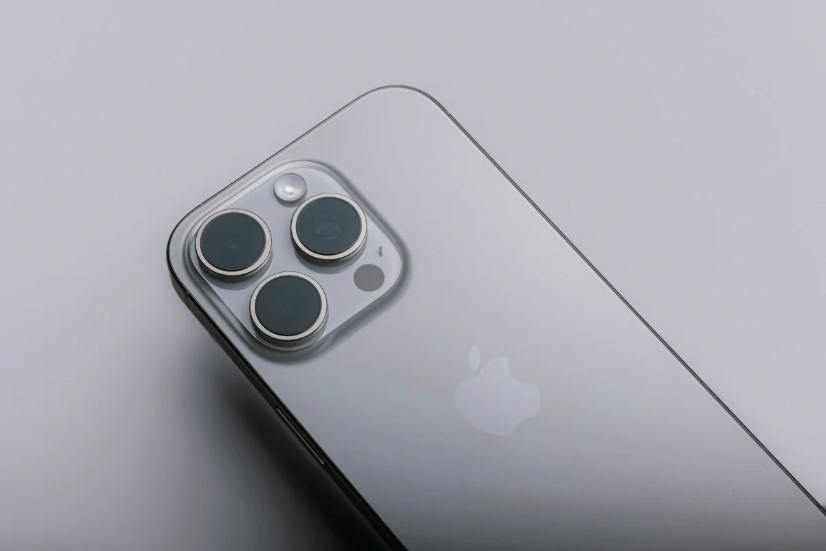 Iphone 16 pro max: 3 secrete care îl fac unic