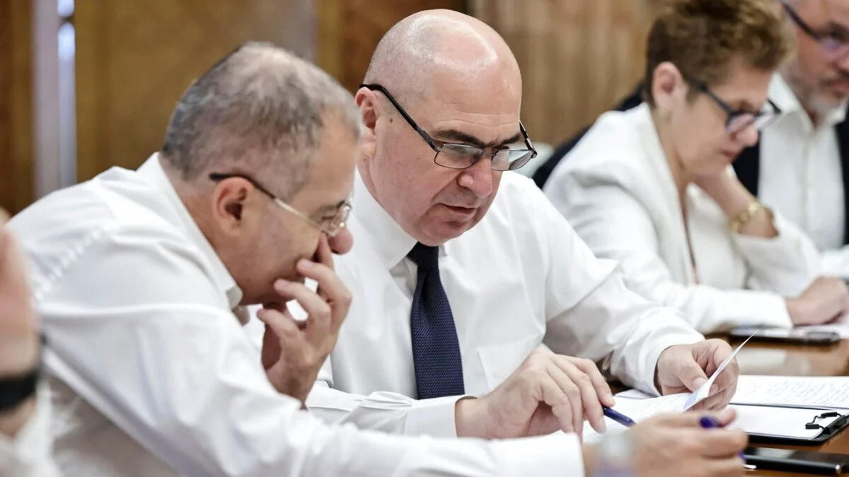 Decizie pentru cei cu pensii sub 3.000 lei. Taxa pe care NU trebuie să o plătească. Bolojan: Nu s-a aplicat