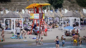 salvamari, steagul rosu, marea neagră, turisti