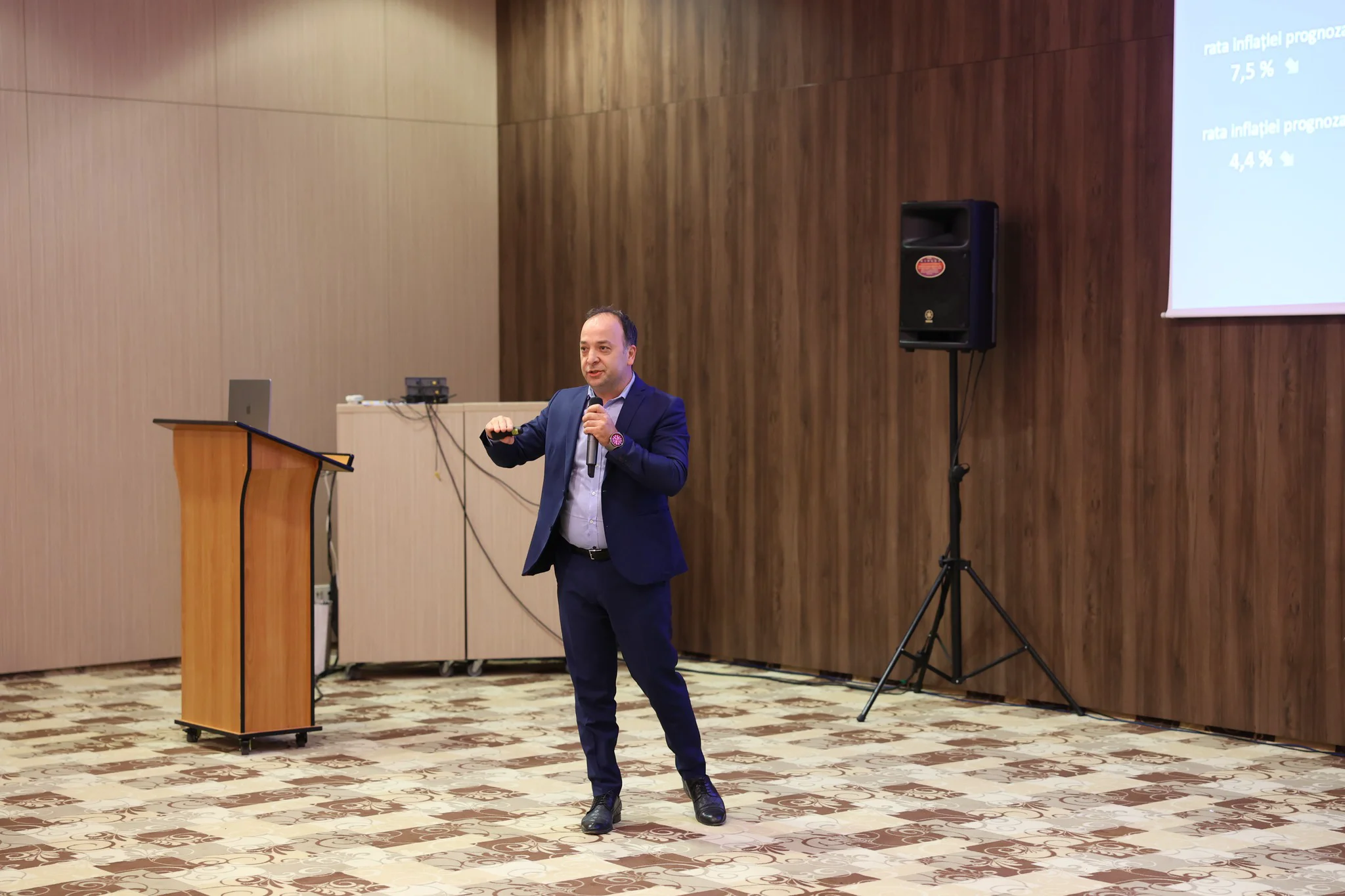 Adrian Negrescu creșterea TVA la 24% ar fi un seppuku financiar pentru România FOTO Facebook