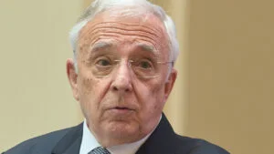 Mugur Isărescu