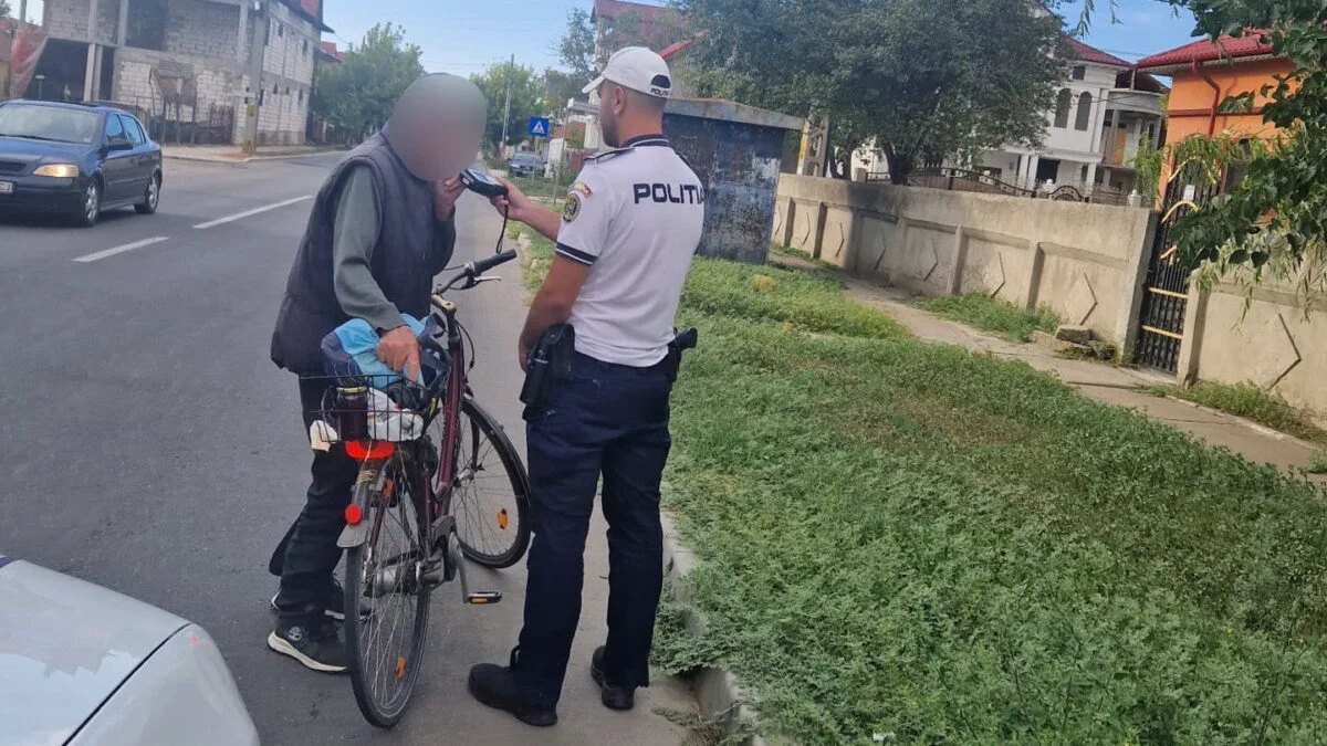 Poliția Română a pus ochii pe bicicliști. Unde se face verificare cu etilotest. Sunt opriți și testați direct în trafic