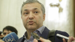 Purtătoarea de cuvânt a Guvernului „ne ia de fraieri”. Dan Andronic: Ioana Dogioiu minte pentru a doua oară