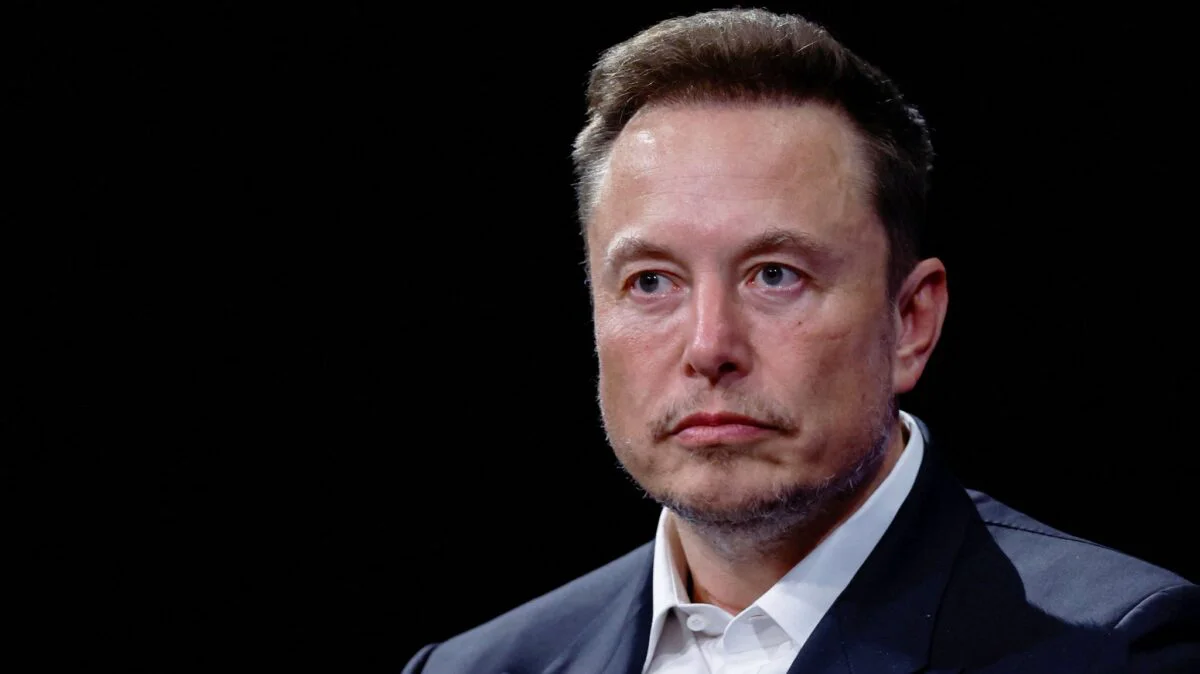 Elon Musk a investit un miliard de dolari în Tesla. Acțiunile companiei au crescut imediat cu 6%